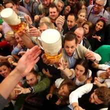 Bavarijoje vyksta „Oktoberfest“: sustiprintas saugumas pramogauti netrukdo