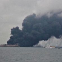Prie Kinijos krantų degančiam Irano tanklaiviui gresia sprogimas