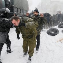 Kijeve – vėl neramu: per policijos reidą sulaikyti 100 protestuotojų