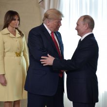Su V. Putinu susitikęs D. Trumpas giria labai gerą pradžią