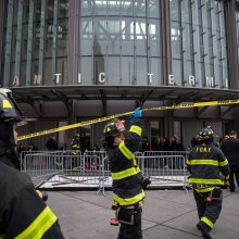 Niujorke per traukinio avariją sužeista daugiau kaip 100 žmonių