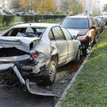 Po daugiabučio langais Klaipėdoje – masinė avarija