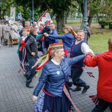 Palanga pražydo ir suskambo tarptautiniu folkloro festivaliu