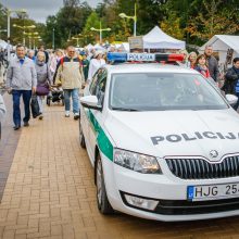 Palanga pražydo ir suskambo tarptautiniu folkloro festivaliu