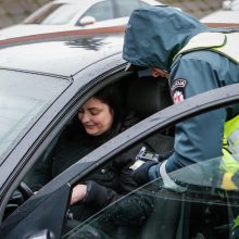 Jaunas vairuotojas bandė sprukti nuo policijos naktinės Klaipėdos gatvėmis