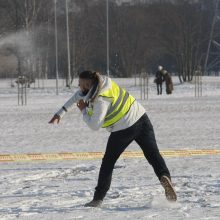 Gniūžčių mūšio Klaipėdoje nesutrikdė prastai lipęs sniegas