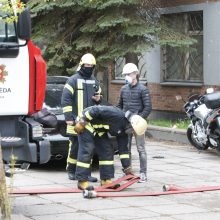 Klaipėdos centre driokstelėjo sprogimas: pro langą iššoko apdegęs žmogus