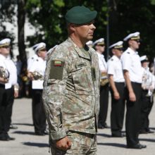 Klaipėdos Dragūnų batalione – vadų pasikeitimas ir šauktinių išlydėtuvės