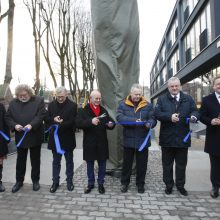 Palanga pasipuošė nauju paminklu ir Signatarų alėja