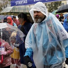 Tūkstančiai kauniečių nepabūgo prasto oro ir ryžosi dalyvauti ėjimo varžybose