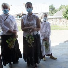 Žolinė Rumšiškėse: gėlynais kvepiančios mišios, kermošius ir lietuviškos tradicijos