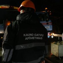 Kaunas užsidaro: ties įvažiavimais į miestą jau statomi blokai
