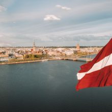 Latvijos „Naujoji vienybė“ sako esanti pasirengusi deryboms dėl platesnės koalicijos