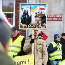 Lenkijos ir Ukrainos sienos blokada stiprėja: ūkininkų protestas pratęsiamas