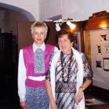 Bičiulystė: A. Ruseckaitė ir B. Pūkelevičiūtė 1998 m.