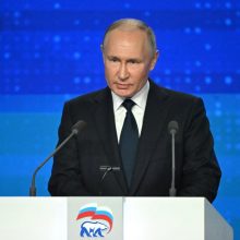 JAV analitikai: V. Putino patikinimai dėl taikių ketinimų NATO atžvilgiu skamba kaip tušti pažadai