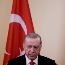 R. T. Erdoganas Švedijos siekį įstoti į NATO sieja su F-16 pardavimu Ankarai