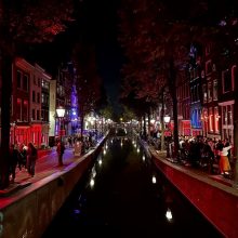 Šimtai prostitučių Amsterdame protestavo prieš Raudonųjų žibintų kvartalo iškeldinimą