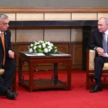 Kinijoje susitiko V. Putinas ir Vengrijos ministras pirmininkas