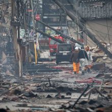 Japonijoje žemės drebėjimo aukų skaičius išaugo iki 73, gelbėtojams trukdo prastas oras