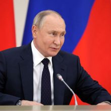 Po pertraukos V. Putinas vėl rengia metų pabaigos spaudos konferenciją