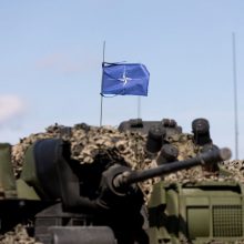 Į didžiausias NATO pratybas Europoje Didžioji Britanija dislokuos 20 tūkst. kariškių