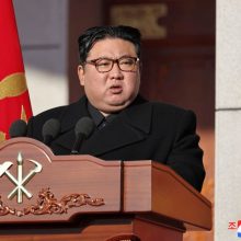 Kim Jong Unas pažadėjo padaryti galą Pietų Korėjai, jei būtų panaudota jėga