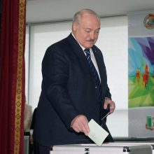 Paskelbti preliminarūs parlamento ir vietos savivaldybių rinkimų Baltarusijoje rezultatai