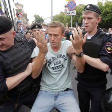 Protestai, apnuodijimas, kalėjimas: rusų opozicijos lyderio A. Navalno gyvenimas ir mirtis