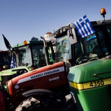 Graikijos ūkininkai traktoriais paralyžiavo Salonikus
