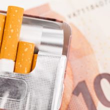 Iš Mažeikių degalinės vyras pagrobė 100 eurų ir cigarečių pakelį