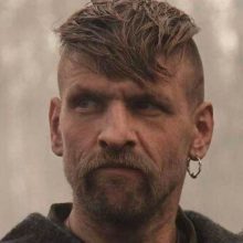 Mirė fronte sunkiai sužeistas Ukrainos aktorius V. Kucharskis