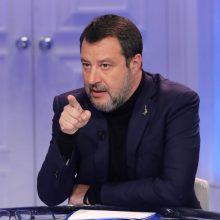 Italijos vicepremjeras M. Salvini teisiamas nelegalių migrantų byloje