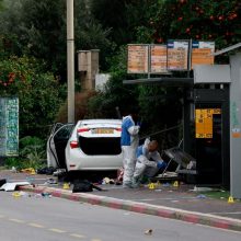 Išpuolis Izraelyje: du palestiniečiai galimai pavogė automobilius ir pervažiavo gyventojus