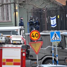 Švedijos policija sako sunaikinusi pavojingą objektą Izraelio ambasadoje