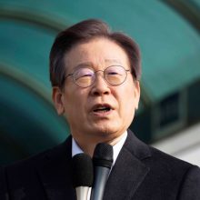 Policija: išpuoliu prieš P. Korėjos opozicijos lyderį siekta neleisti jam tapti prezidentu