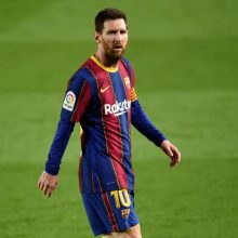 Aukcione bus parduodama servetėlė, ant kurios L. Messi pasirašė pirmąją sutartį su „Barça“