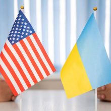 JAV skirs naują karinės pagalbos paketą Ukrainai, kilus abejonėms dėl būsimo finansavimo