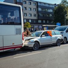 Panevėžyje – masinė autobusų ir automobilių avarija: nukentėjo du žmonės