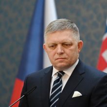 Pašauto Slovakijos premjero būklė vis dar labai sunki, jam atlikta nauja operacija