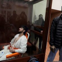 Pareigūnas: du dėl išpuolio Pamaskvėje įtariami asmenys galėjo laisvai keliauti į Rusiją
