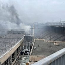 „Ukrhydroenergo“: pirmasis Dnipro hidroelektrinės blokas elektros negamina, antrojo būklė – kritinė