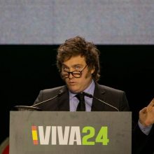 J. Milei pavadino Ispanijos sprendimą atšaukti ambasadorių Argentinoje „absurdišku“