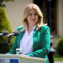 Slovakijos prezidentė po išpuolio prieš premjerą ragina nutraukti „užburtą neapykantos ratą“