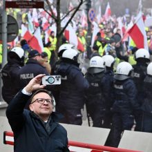 Lenkijos vidaus reikalų ministras: už išpuolius prieš policiją atsakingi provokatoriai