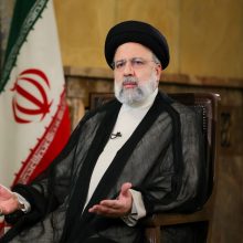 Irano žiniasklaida skelbia prezidentą E. Raisi žuvusiu, bet oficialaus patvirtinimo nėra