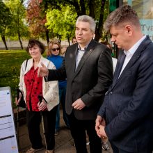 Piketas prieš „Rail Baltica“: Panevėžio krašto gyventojai prašo prezidento imtis iniciatyvos