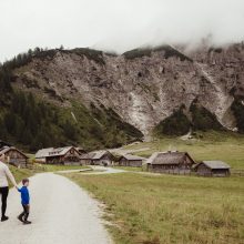 Atgaiva: praėjusią vasarą šeima keliavo po Austrijos Alpes. Tėvai tikisi, kad pavyko sūnų užkrėsti meile kalnams.