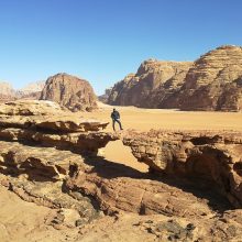 Kanjonai: Jordanijoje Gintarę ir Nerijų pakerėjo Marso paviršių primenanti Vadi Rum dykuma. Čia keliautojai pateko į smėlio audrą, tad kelionė įsiminė ilgam. 
