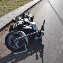 Automobilio ir motociklo susidūrimas: nukentėjo du žmonės, tarp jų – nepilnametis